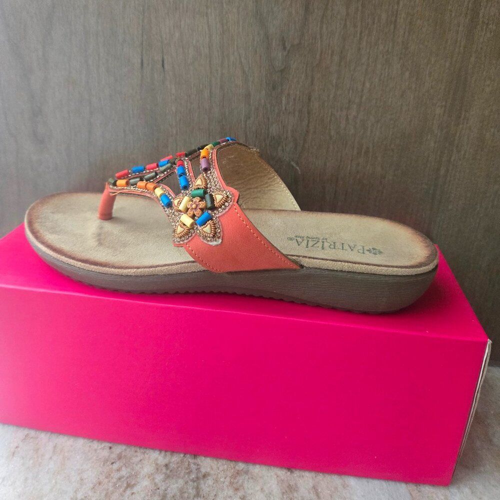 NWT Patrizia Twirling Slide sandals